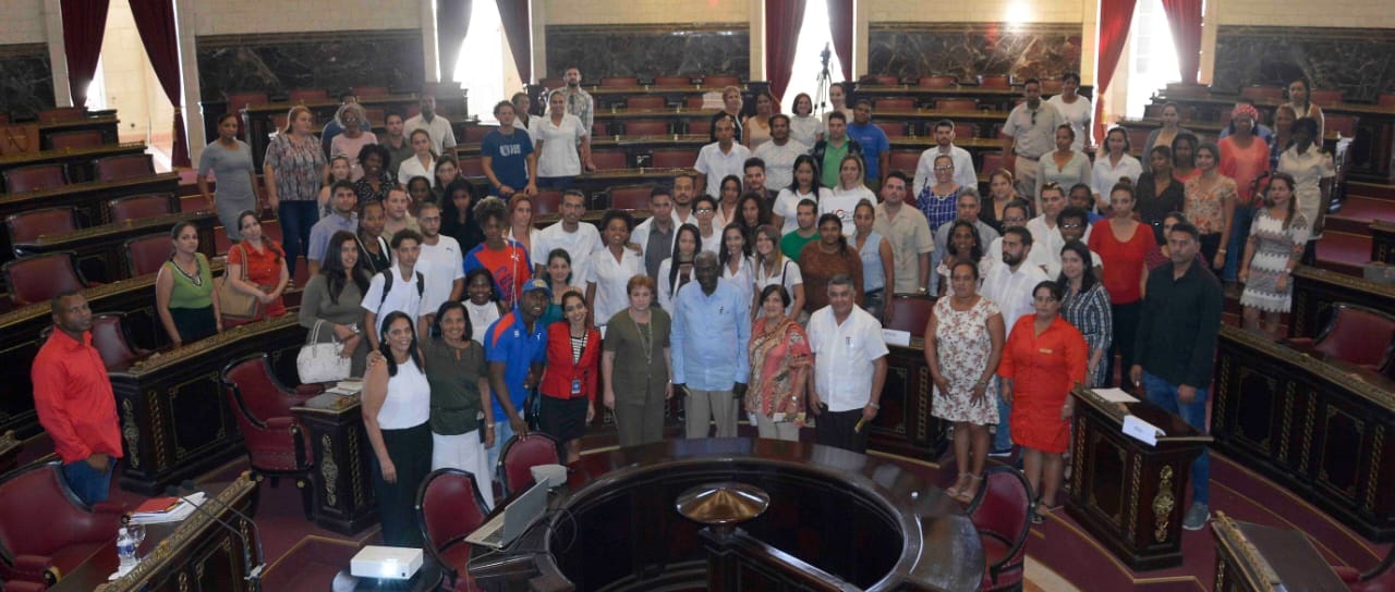 encuentro mensual con jóvenes 