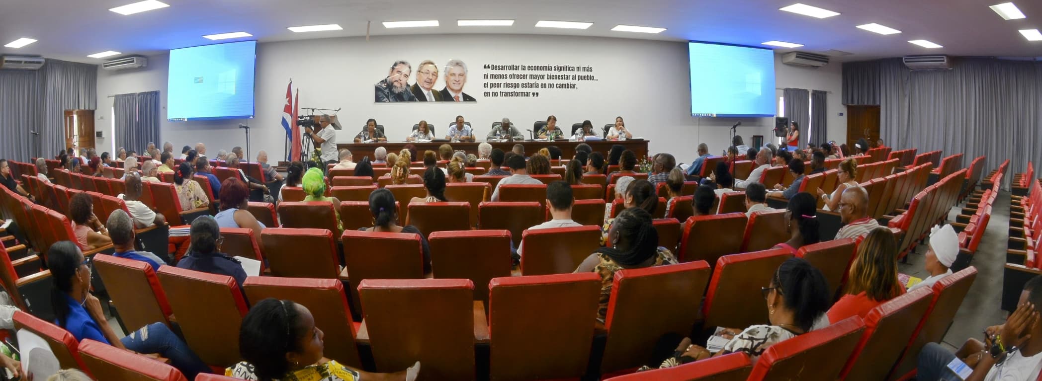 Concluye visita integral de las comisiones de la Asamblea Nacional al municipio Diez de Octubre