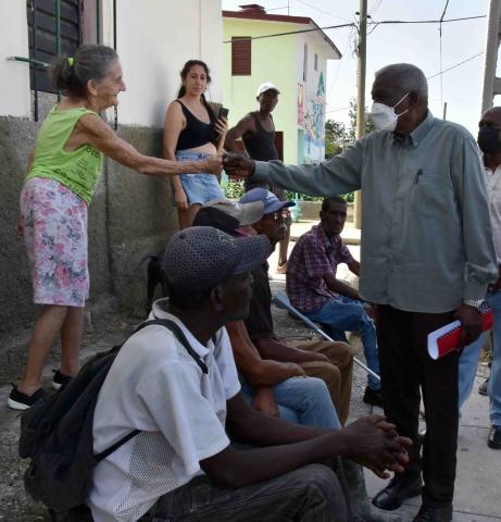 Recorre Esteban Lazo barrios de La Habana afectados tras intensas lluvias 